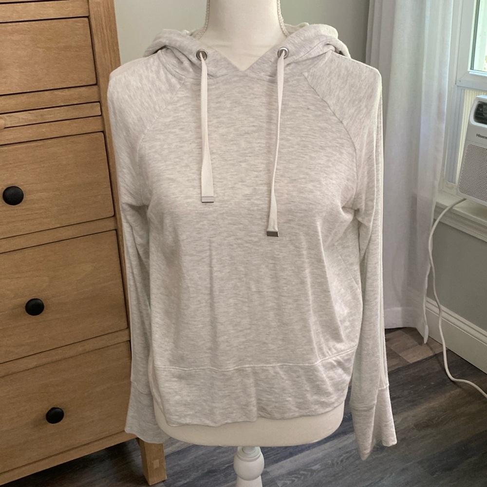 Athleta Hoodoe Pullover Raglan Long sleeve